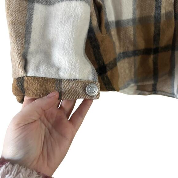 Brown Plaid Flannel Shacket 3/4 Sleeves Button Down Chest Pockets Layering - Picture 3 of 7
